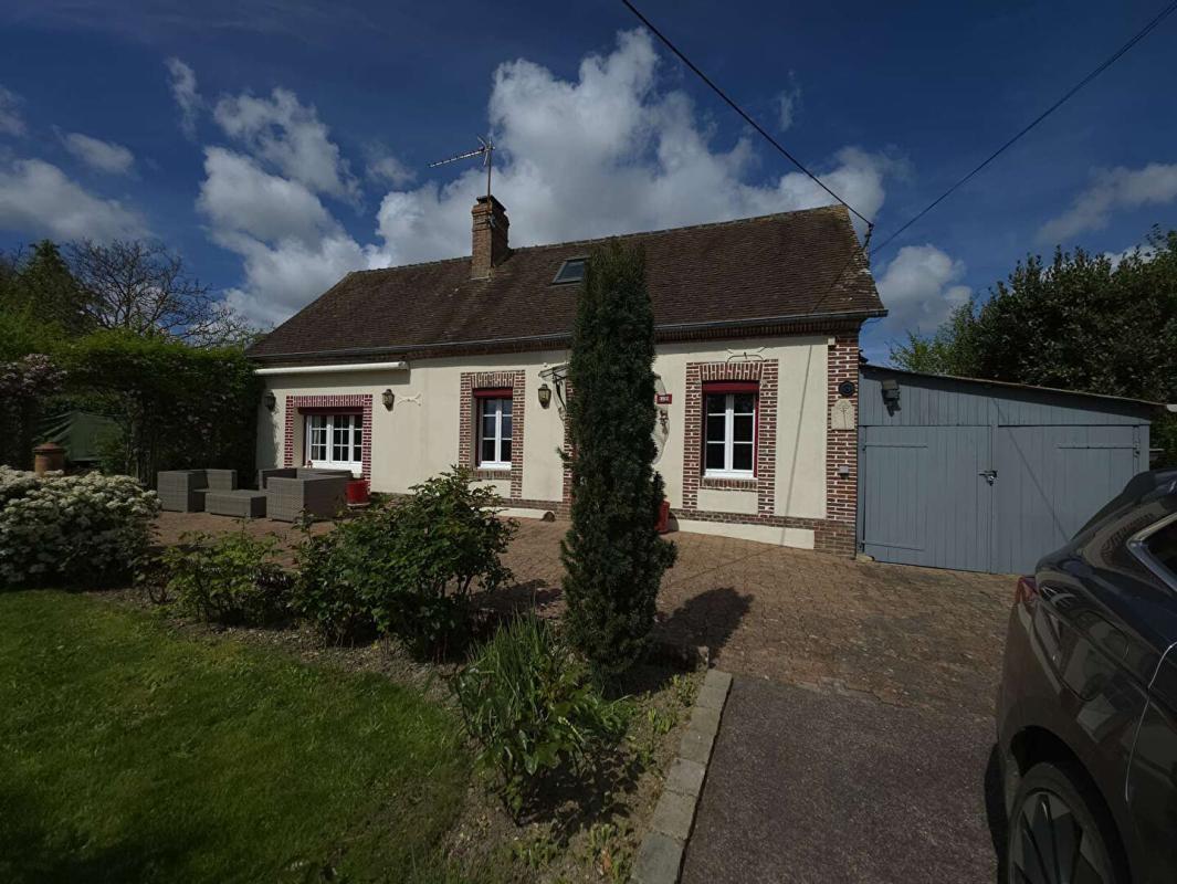 RAI (61270 RAI )  4 km gare maison de campagne 2 chambres, sans travaux, terrain 820 m² 6