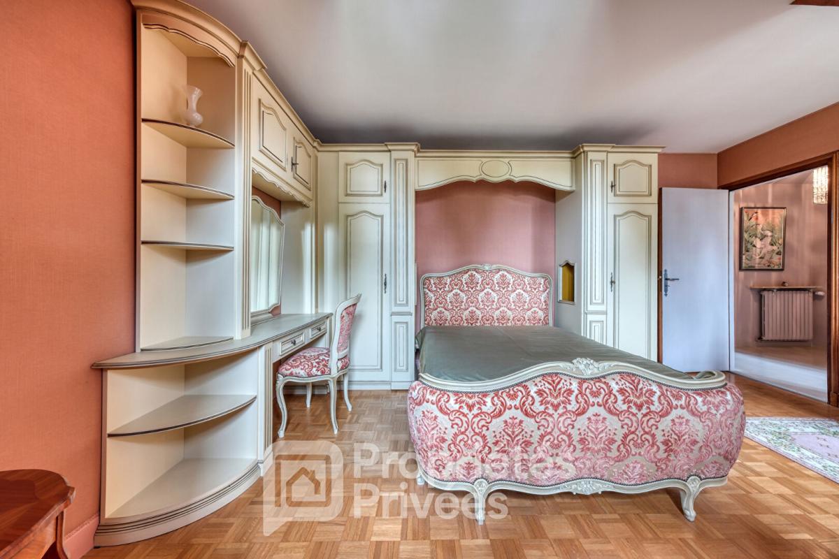 BOISSY-SOUS-SAINT-YON la bourgeoise 10