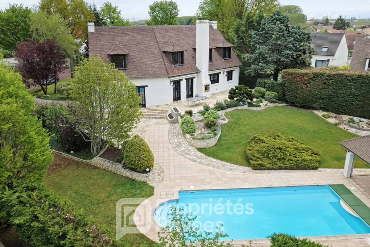 BOISSY-SOUS-SAINT-YON la bourgeoise 15