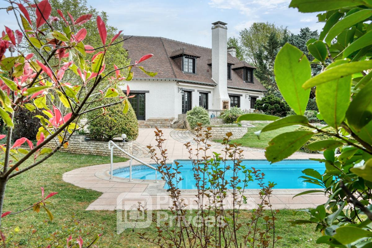 BOISSY-SOUS-SAINT-YON la bourgeoise 16