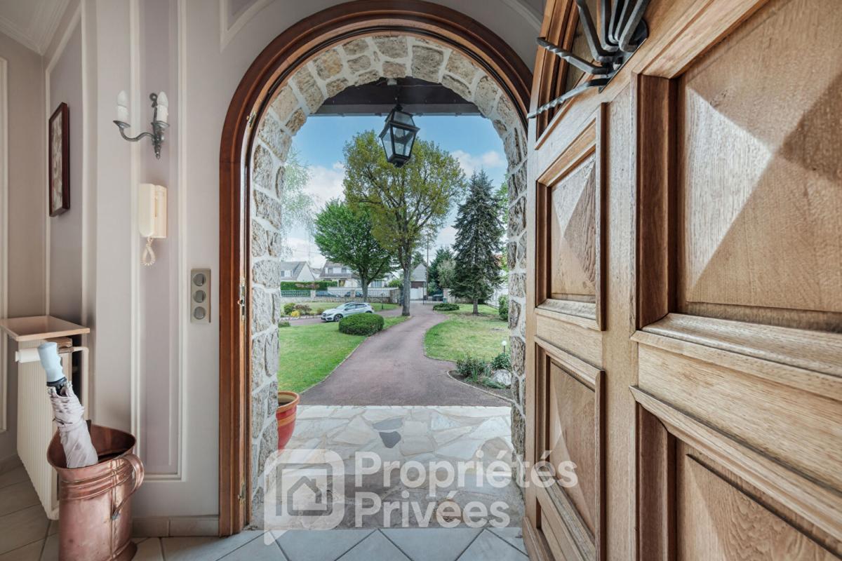 BOISSY-SOUS-SAINT-YON la bourgeoise 4