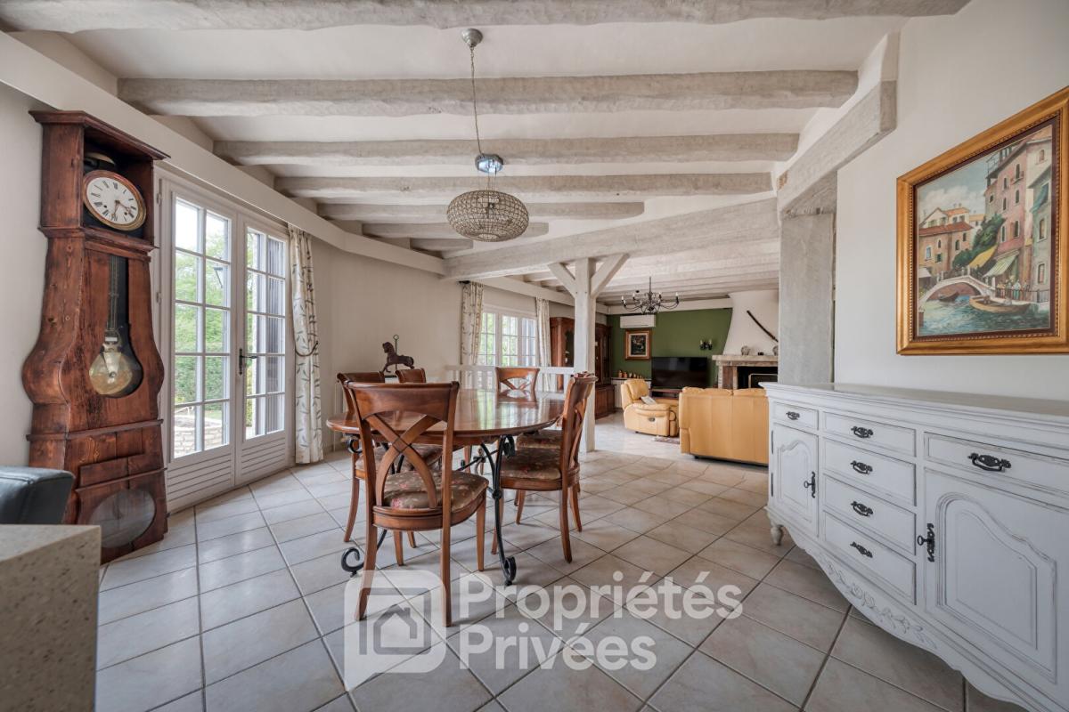 BOISSY-SOUS-SAINT-YON la bourgeoise 8