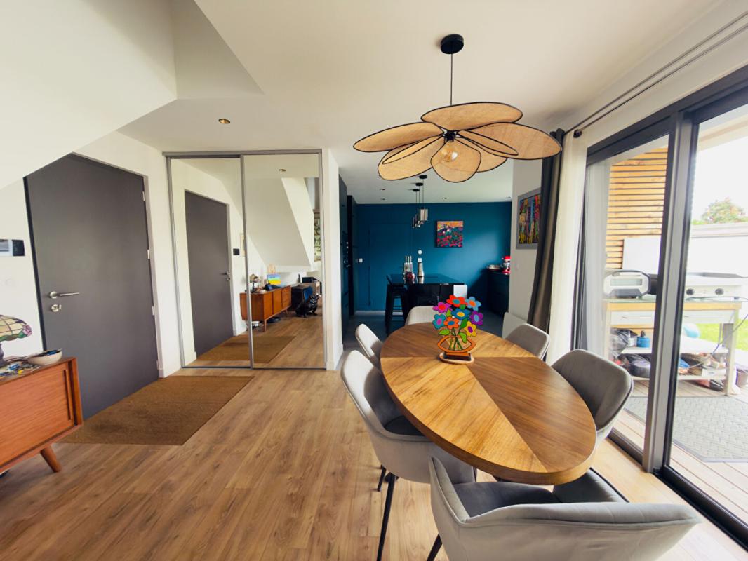 ARRADON Arradon- Contemporaine 190m 2  env . 5 suites- Garage 2