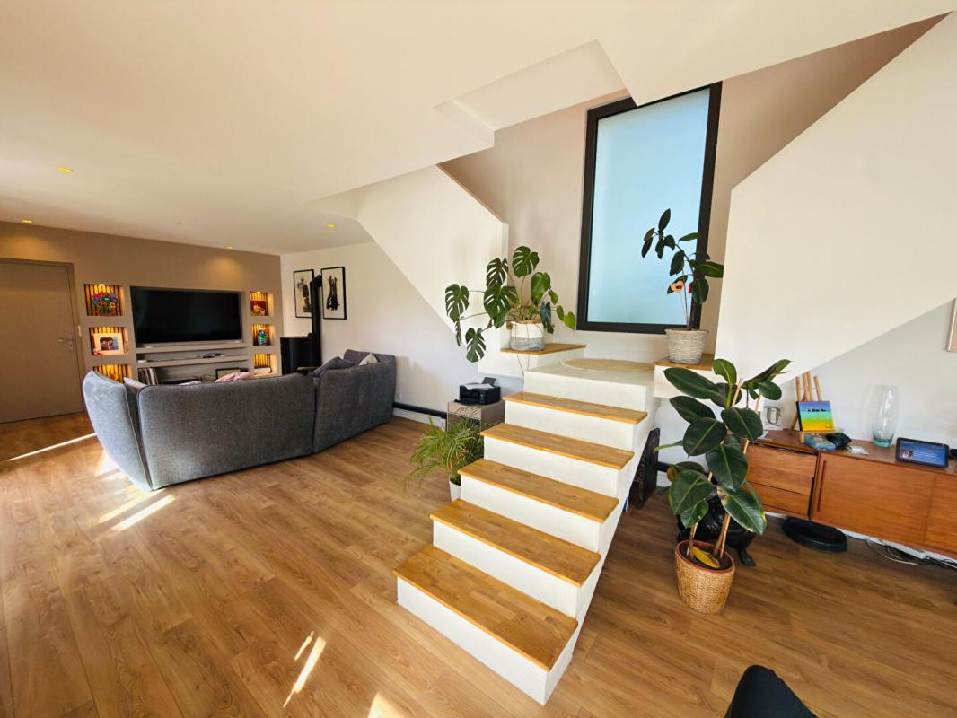 ARRADON Arradon- Contemporaine 190m 2  env . 5 suites- Garage 3