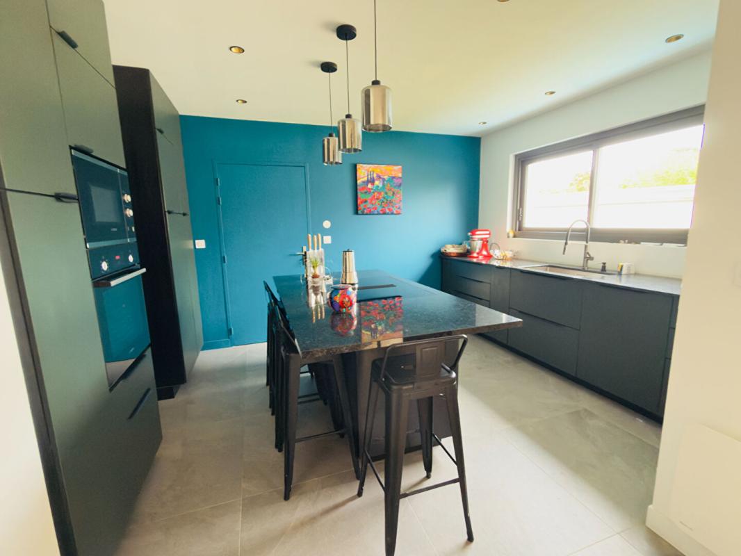 ARRADON Arradon- Contemporaine 190m 2  env . 5 suites- Garage 4