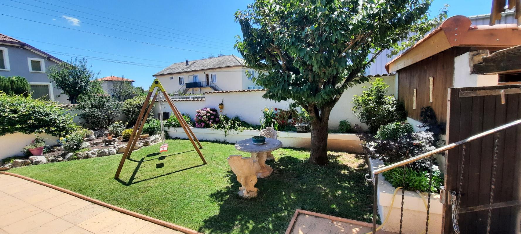 MEYZIEU Maison Meyzieu 7 pièce(s) 173 m2 3