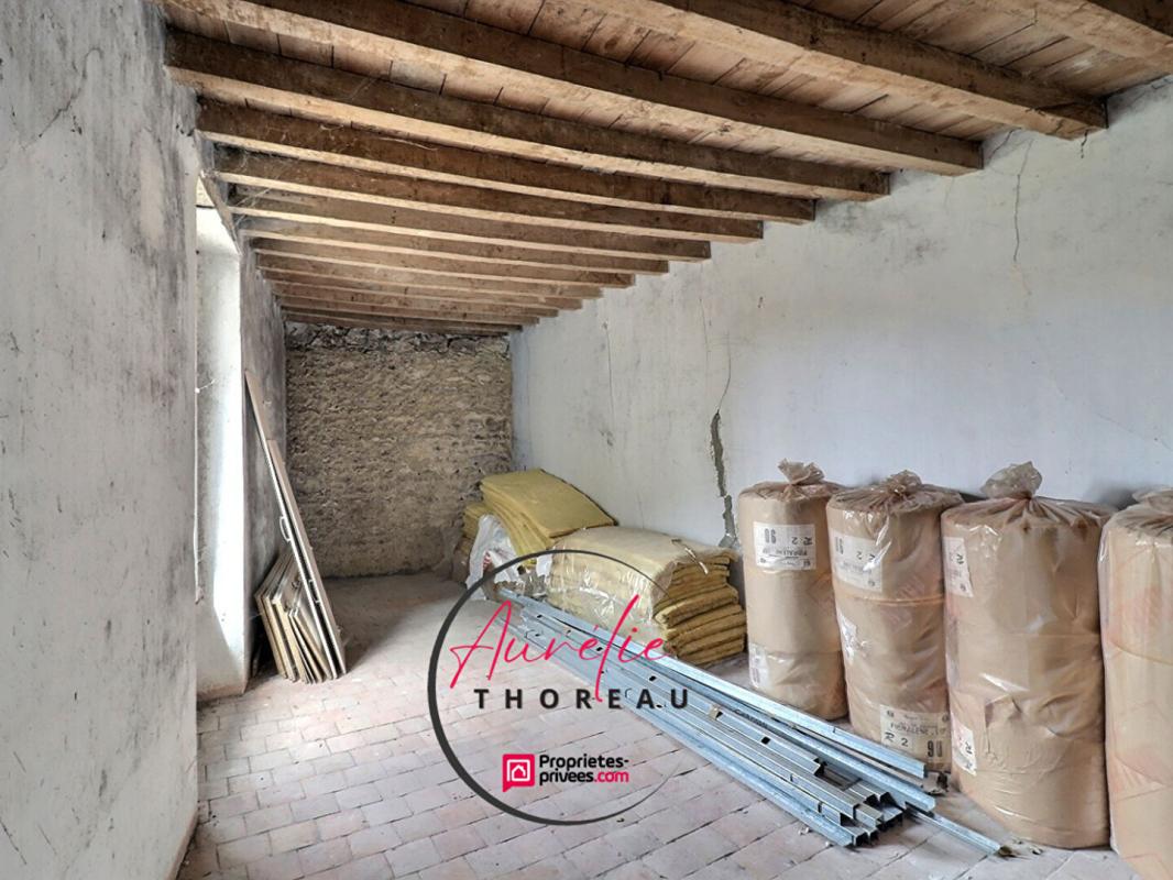 ASCHERES-LE-MARCHE Maison de ville, 3 chambres, cours, garage 8