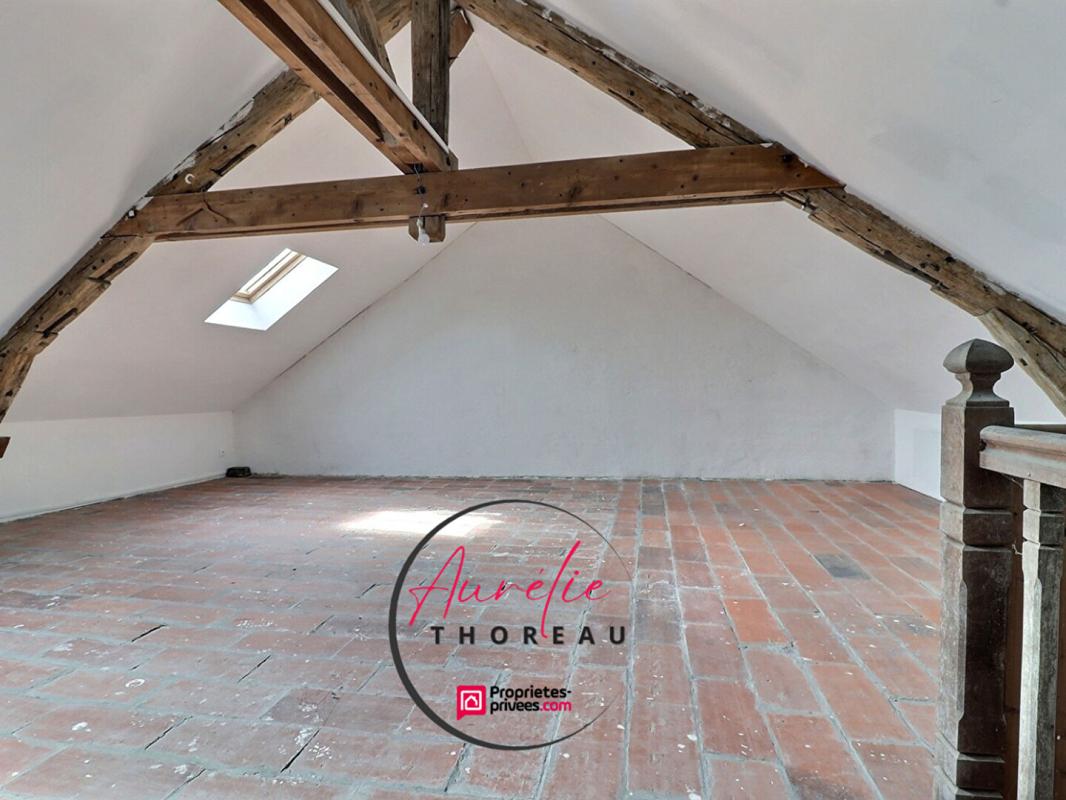 ASCHERES-LE-MARCHE Maison de ville, 3 chambres, cours, garage 9