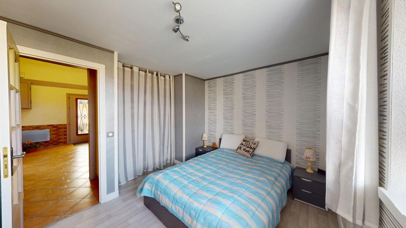 JOUY-LE-CHATEL MAISON GRAND CONFORT 9 pièces 220 m2 Prix 350 000 4