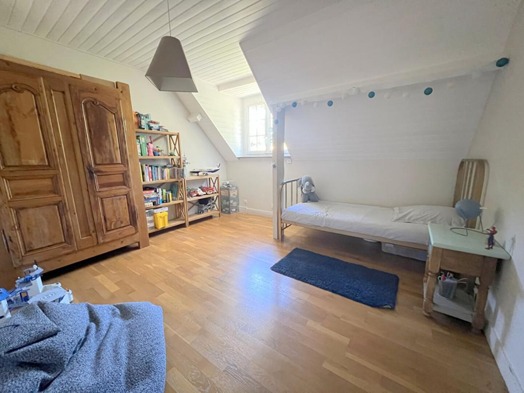 SURFONDS Maison - SURFONDS - 9 pièce(s) - 227 m2 13