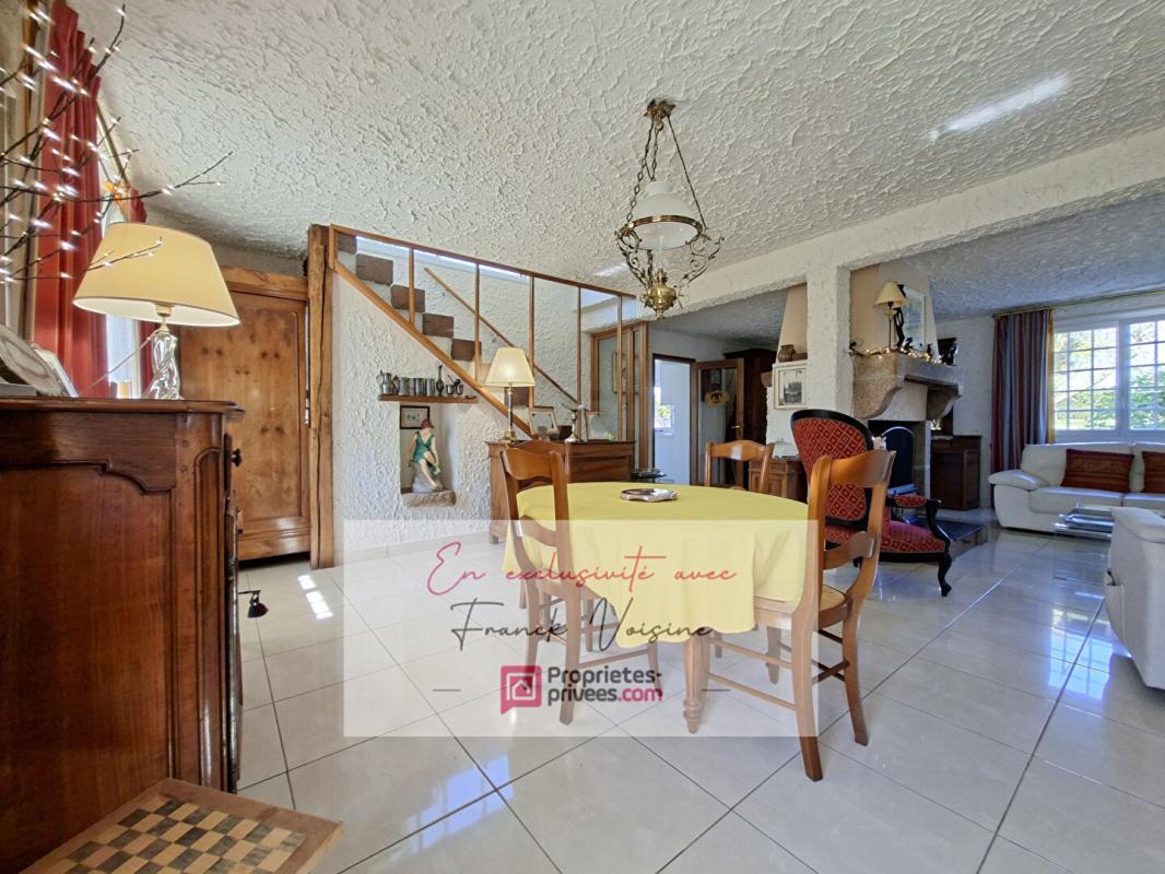 LE BOUPERE A VENDRE en Exclusivité au Boupère, maison de 162 m2 avec 5 chambres et 1 bureau sur une parcelle de 2341 m2 avec piscine 10