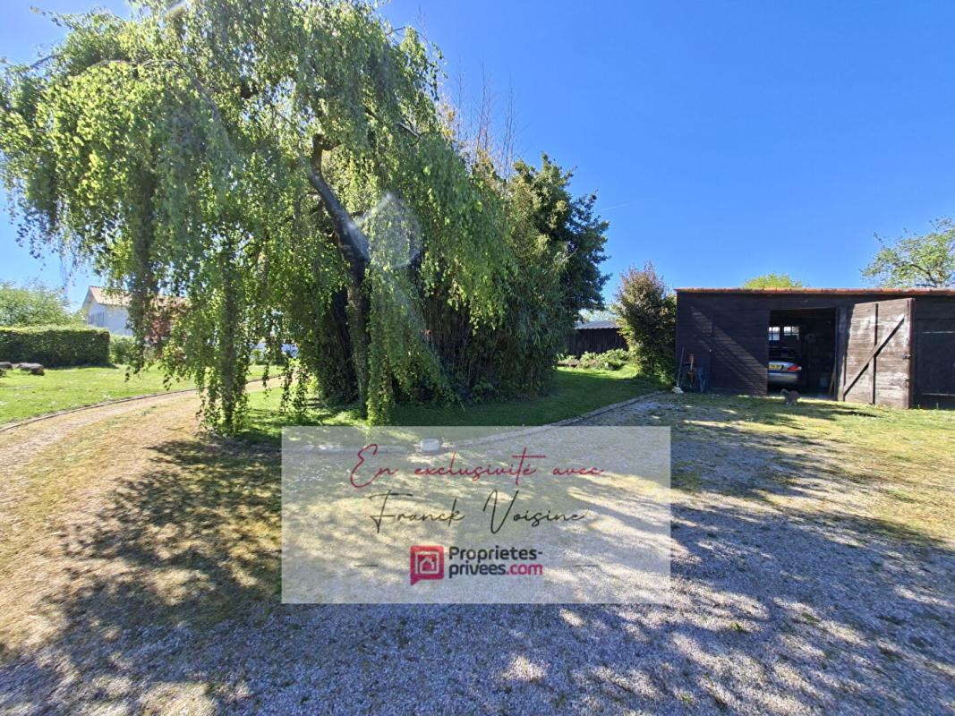 LE BOUPERE A VENDRE en Exclusivité au Boupère, maison de 162 m2 avec 5 chambres et 1 bureau sur une parcelle de 2341 m2 avec piscine 13