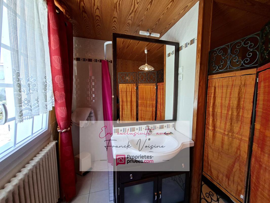 LE BOUPERE A VENDRE en Exclusivité au Boupère, maison de 162 m2 avec 5 chambres et 1 bureau sur une parcelle de 2341 m2 avec piscine 14