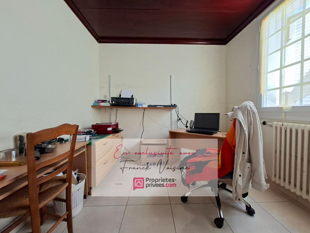 LE BOUPERE A VENDRE en Exclusivité au Boupère, maison de 162 m2 avec 5 chambres et 1 bureau sur une parcelle de 2341 m2 avec piscine 15