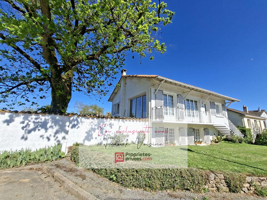 LE BOUPERE A VENDRE en Exclusivité au Boupère, maison de 162 m2 avec 5 chambres et 1 bureau sur une parcelle de 2341 m2 avec piscine 18