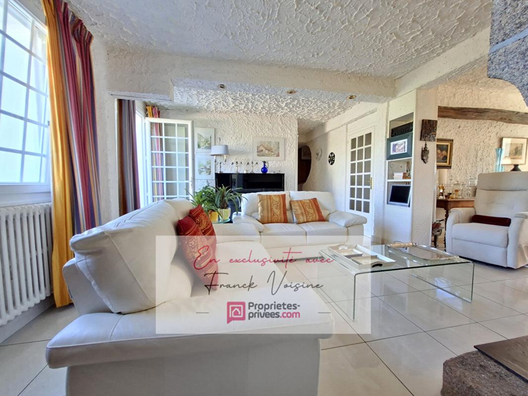 LE BOUPERE A VENDRE en Exclusivité au Boupère, maison de 162 m2 avec 5 chambres et 1 bureau sur une parcelle de 2341 m2 avec piscine 2