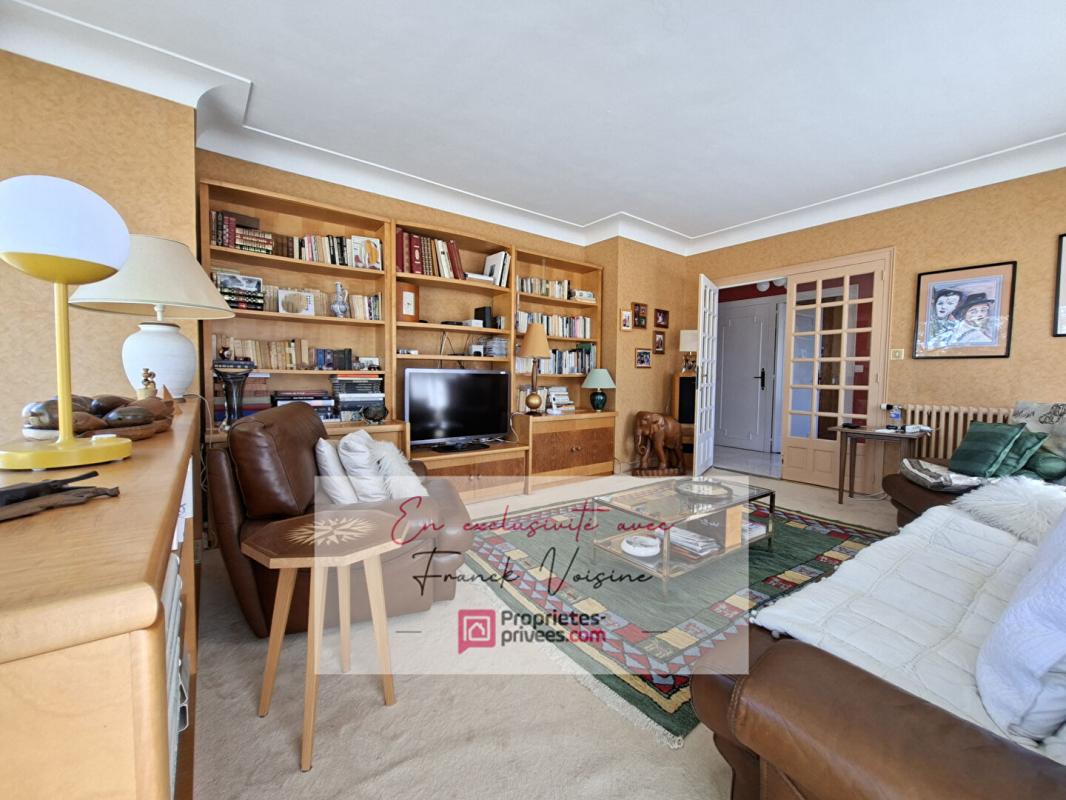 LE BOUPERE A VENDRE en Exclusivité au Boupère, maison de 162 m2 avec 5 chambres et 1 bureau sur une parcelle de 2341 m2 avec piscine 8