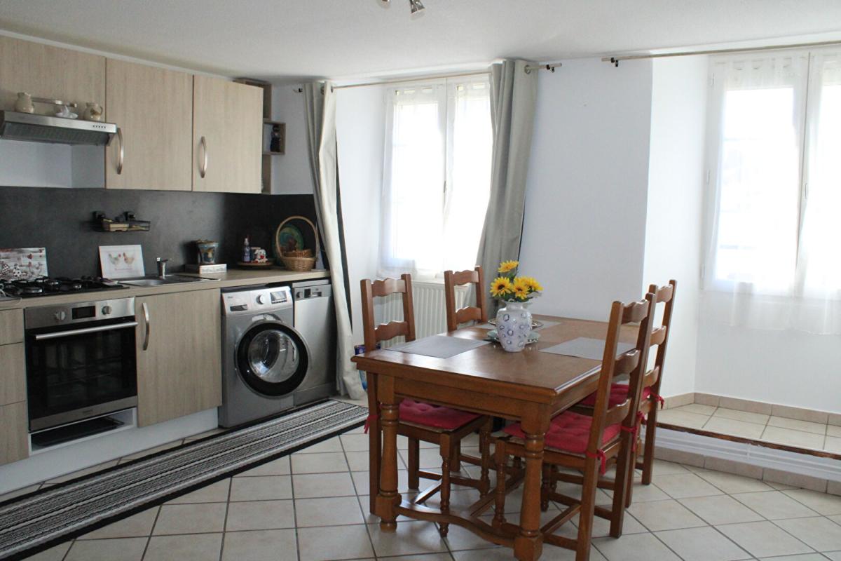 LANGOGNE Maison avec 4 appartements indépendants en centre ville de Langogne 8