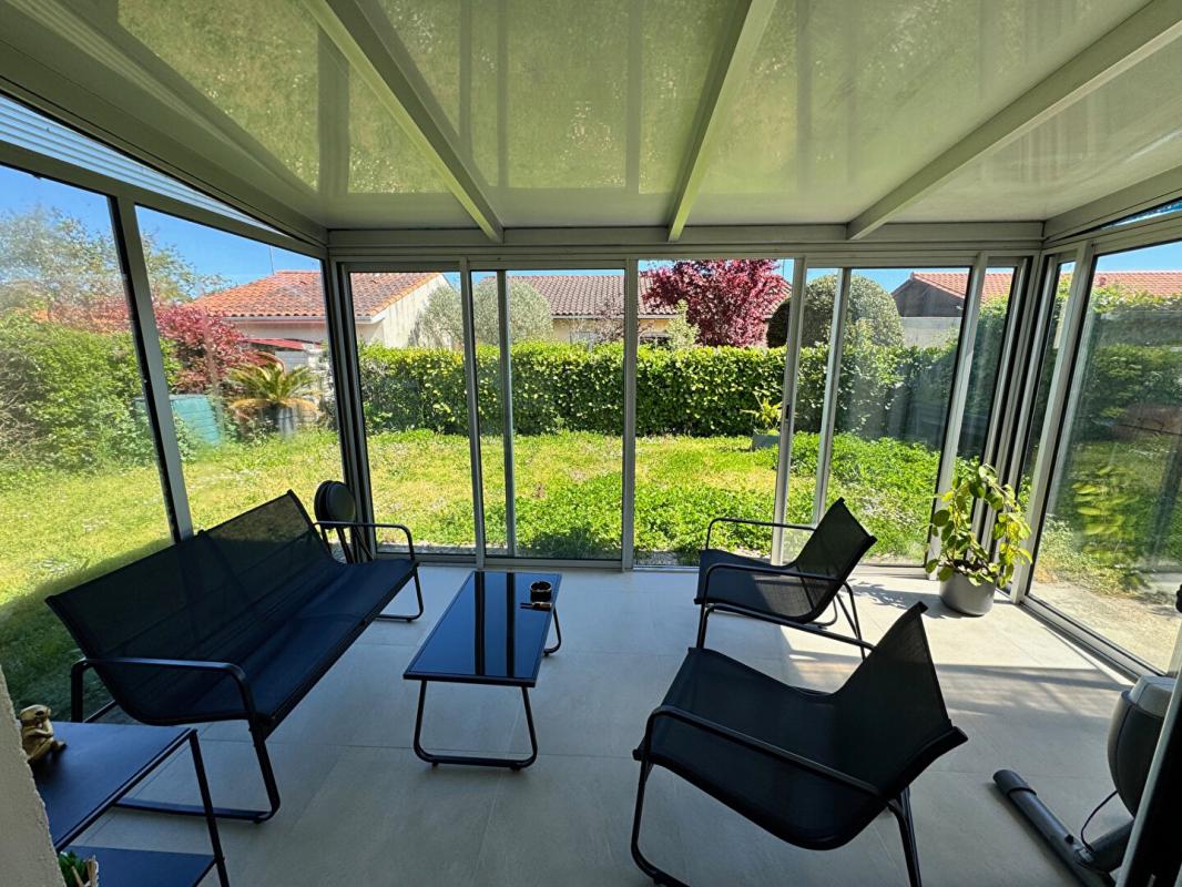 BASSENS Proche centre de Bassens, au calme d'une impasse en lotissement. Maison rénovée avec jardin, sans vis-à-vis 5