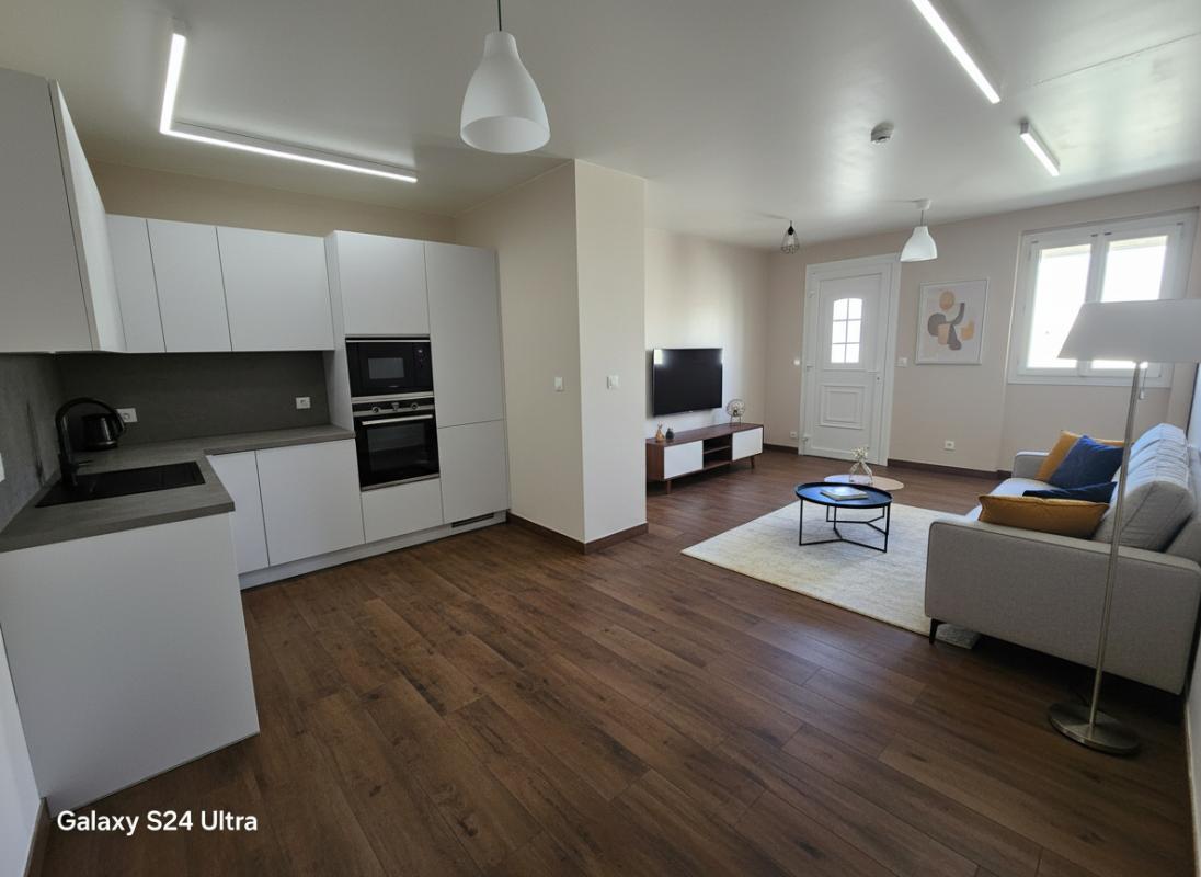 NIMES Appartement T3  de 57 m² environ avec  terrasse et une cave 1