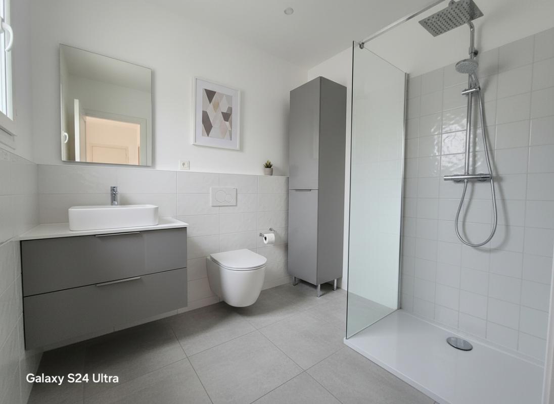 NIMES Appartement T3  de 57 m² environ avec  terrasse et une cave 4