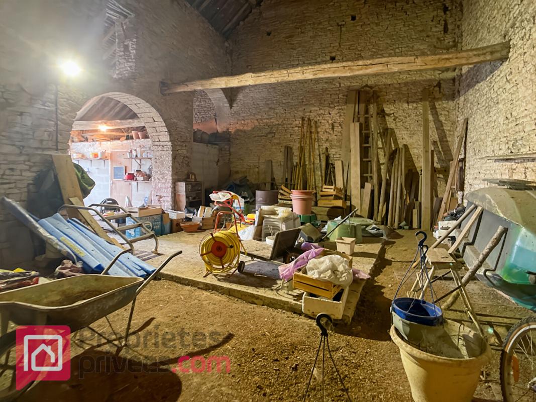 NITRY Maison Nitry 9 pièce(s) 353 m2 11