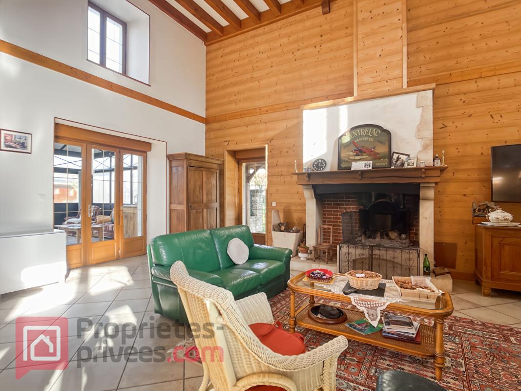 PRECY-LE-SEC Corps de ferme Precy Le Sec 12 pièces 260 m2 3