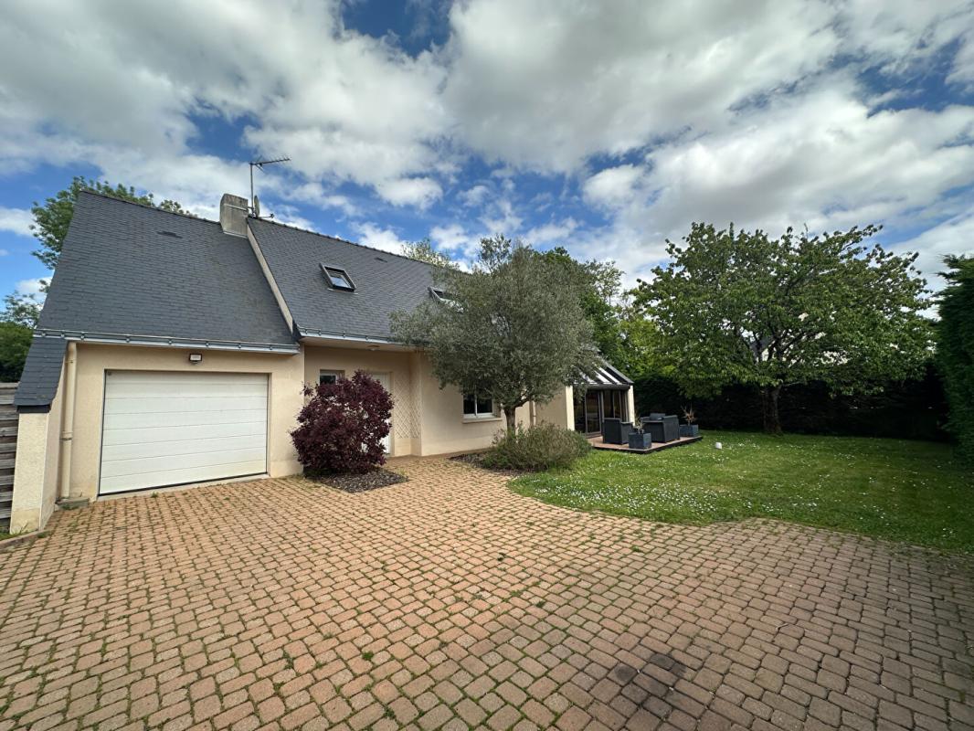 THOUARE-SUR-LOIRE Maison 8 pièce(s) 160 m2 1