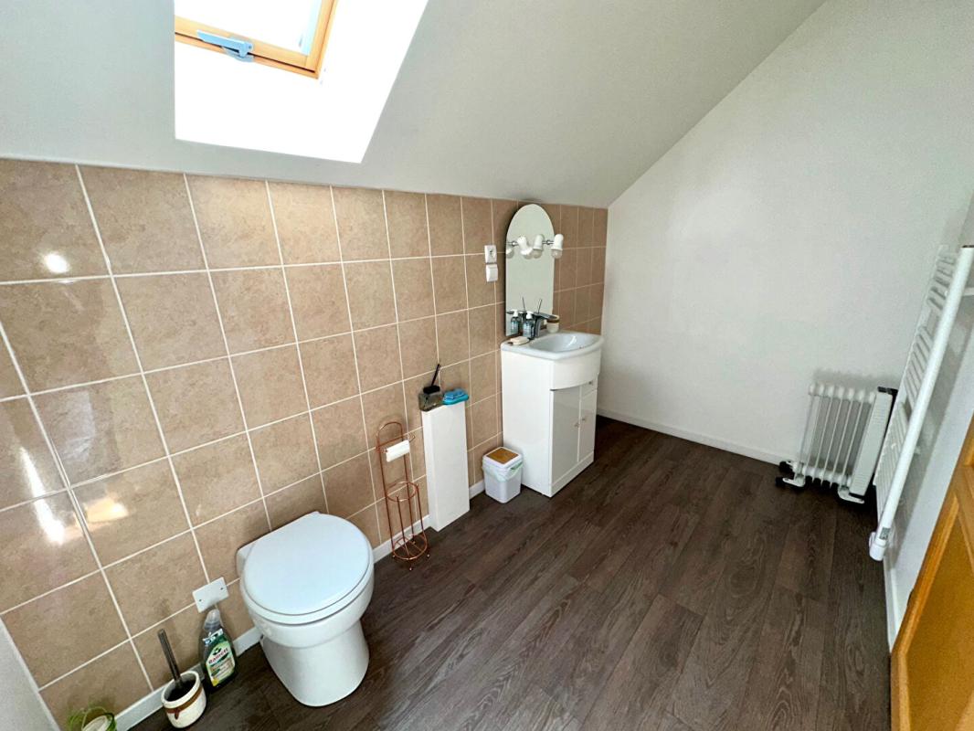 VILLEMANDEUR A seulement 10 mn de la gare de MONTARGIS avec Paris/Bercy Direct en 1h ! Prête à vous accueillir SANS TRAVAUX - MAISON CLE EN MAIN : 120 m2 habitables, 4 CHAMBRES, GARAGE, TERRAIN de 740 m2 10