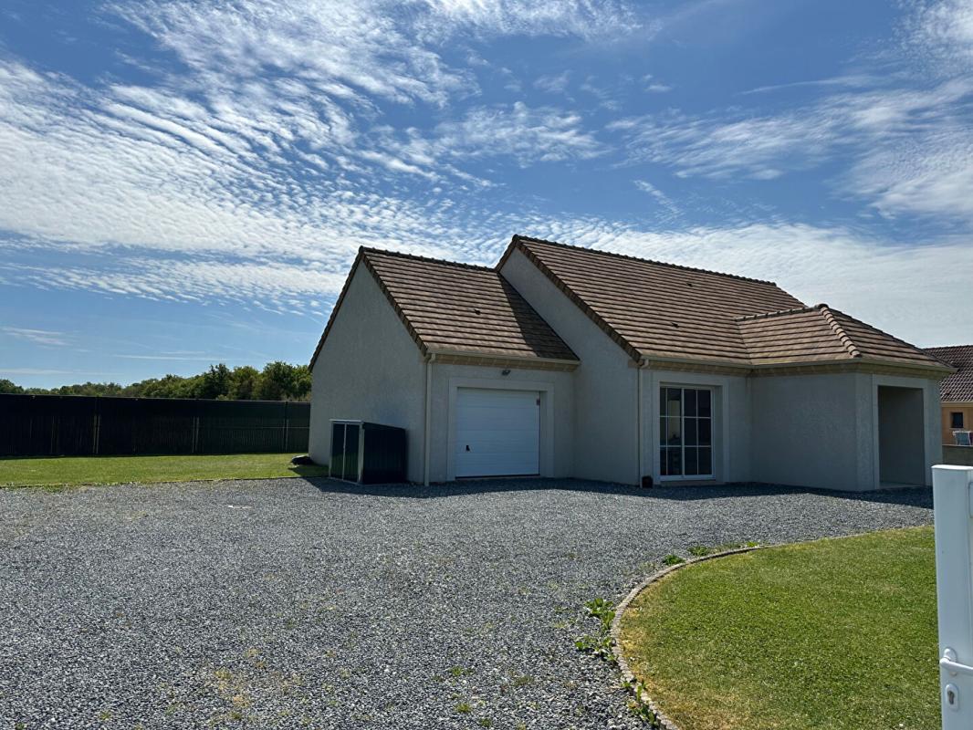 VILLEMANDEUR A seulement 10 mn de la gare de MONTARGIS avec Paris/Bercy Direct en 1h ! Prête à vous accueillir SANS TRAVAUX - MAISON CLE EN MAIN : 120 m2 habitables, 4 CHAMBRES, GARAGE, TERRAIN de 740 m2 14
