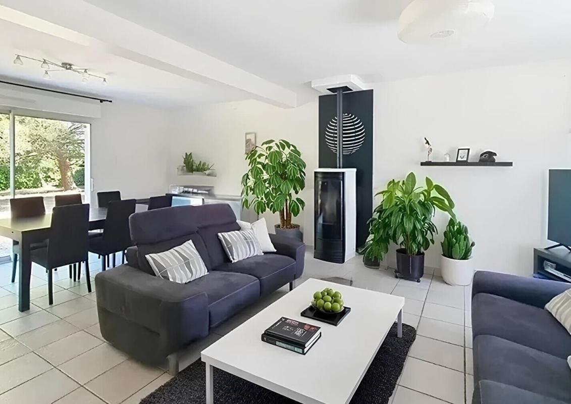 CHARENTILLY Maison familiale de 4 chambres 3