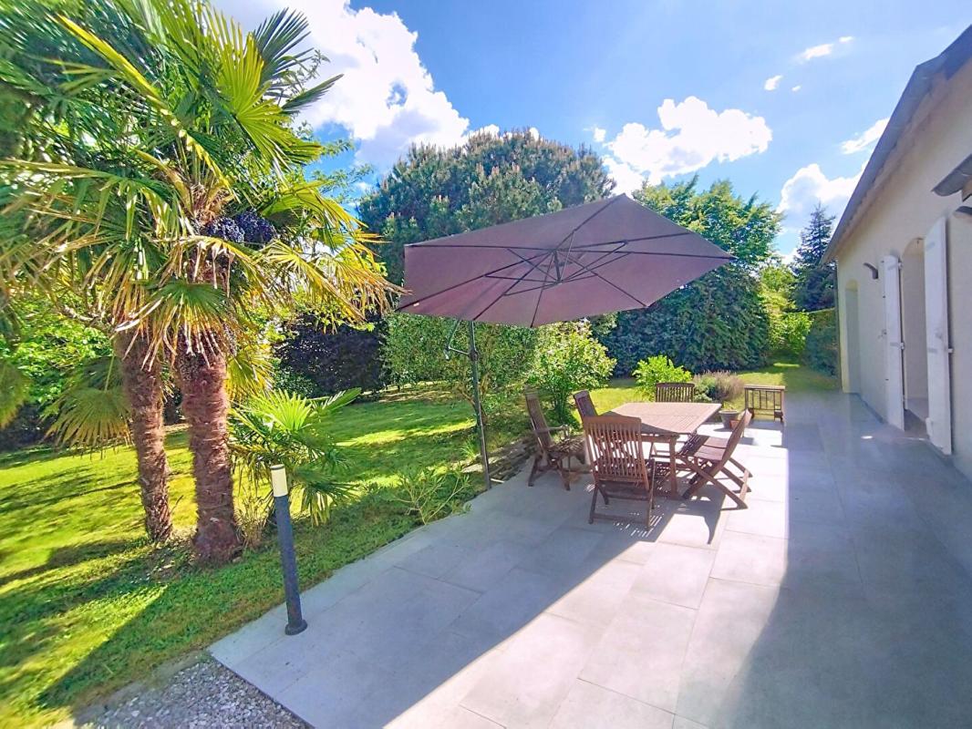 CHARENTILLY Maison familiale de 4 chambres 4