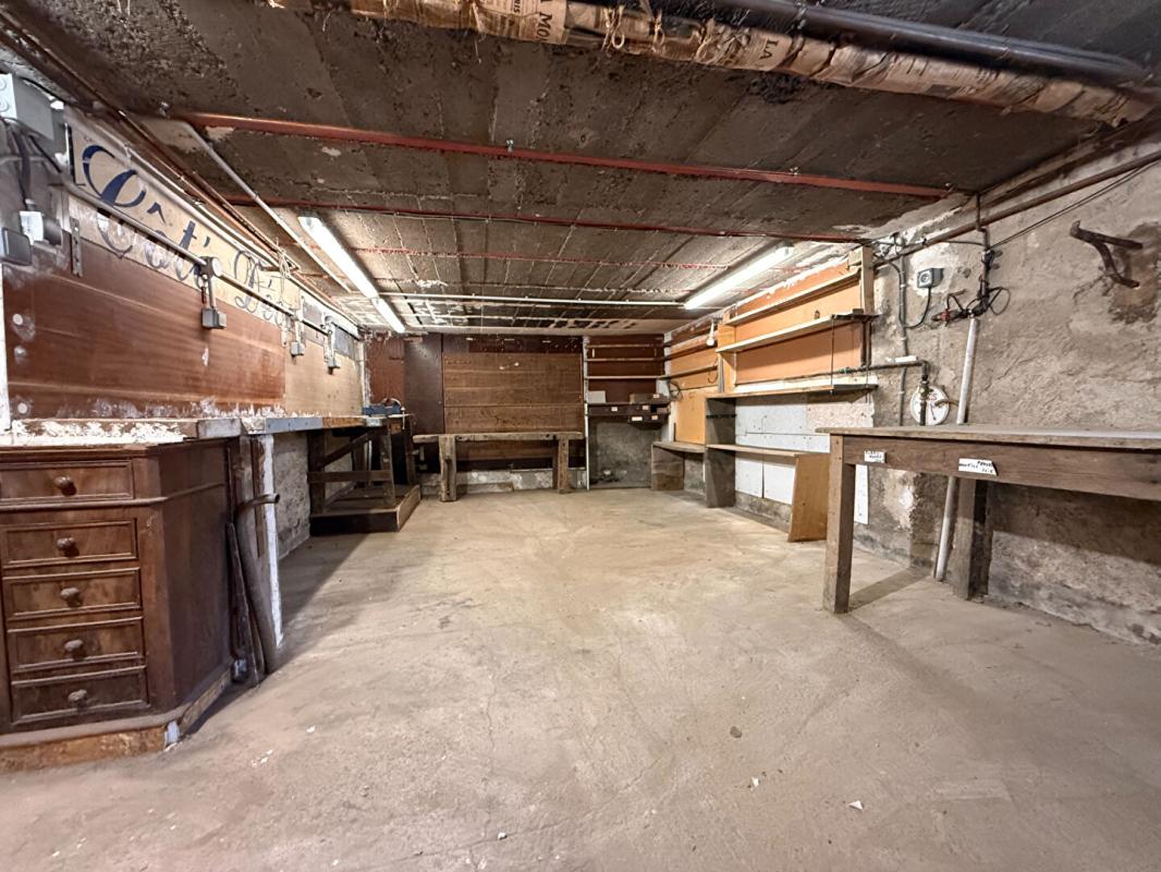 YZEURE Maison Yzeure avec dépendance cave Jardin puits atelier 12