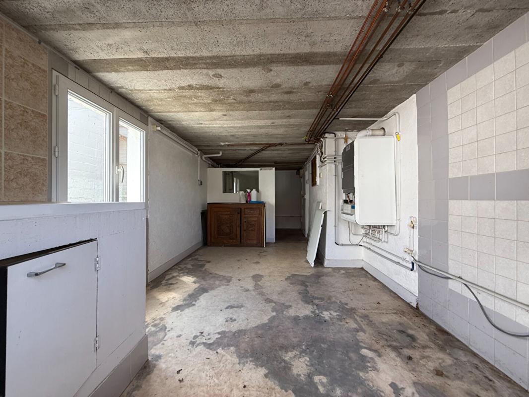 YZEURE Maison Yzeure avec dépendance cave Jardin puits atelier 13