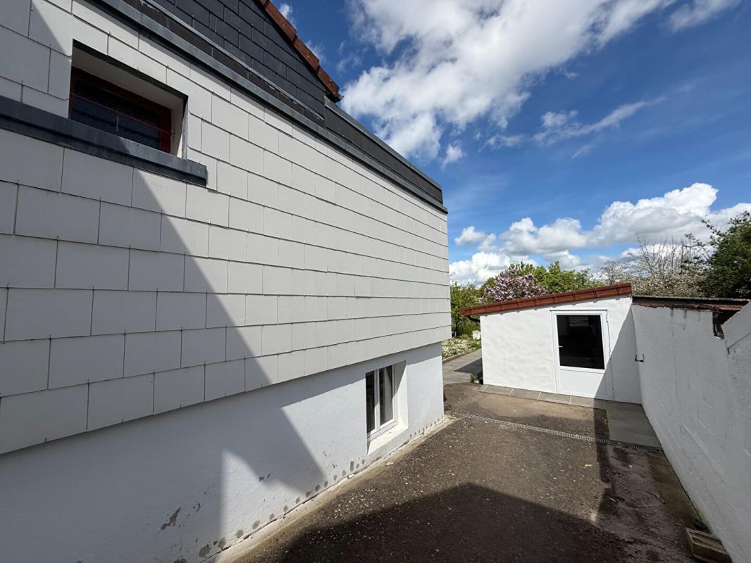 YZEURE Maison Yzeure avec dépendance cave Jardin puits atelier 2