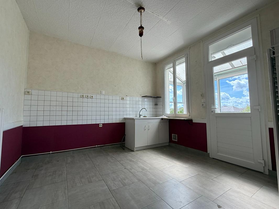 YZEURE Maison Yzeure avec dépendance cave Jardin puits atelier 6