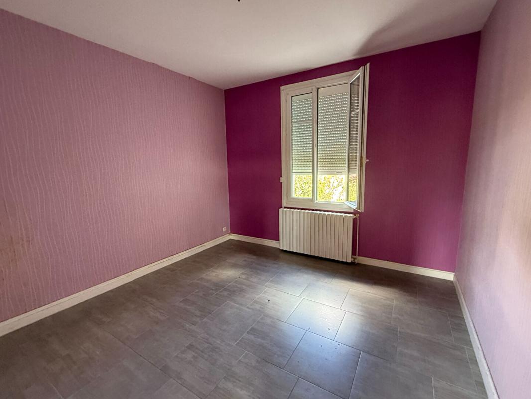 YZEURE Maison Yzeure avec dépendance cave Jardin puits atelier 8