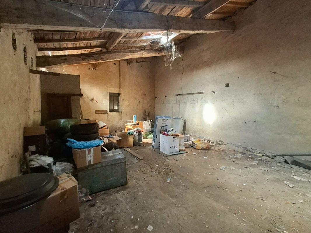 SAINT-CHRISTOLY-DE-BLAYE Maison de plain-pied au coeur du bourg avec grande remise de 51 m² aménageable, garage et terrain constructible 11