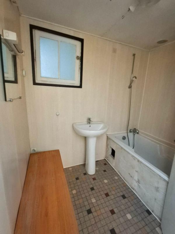 SAINT-CHRISTOLY-DE-BLAYE Maison de plain-pied au coeur du bourg avec grande remise de 51 m² aménageable, garage et terrain constructible 9