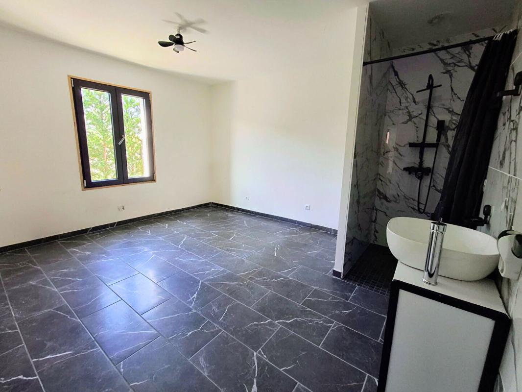 PUGNAC Maison de plain-pied neuve jamais habitée - 116 m²  - 3 chambres - grande pièce de vie 60 m² - terrain 615 m² 11