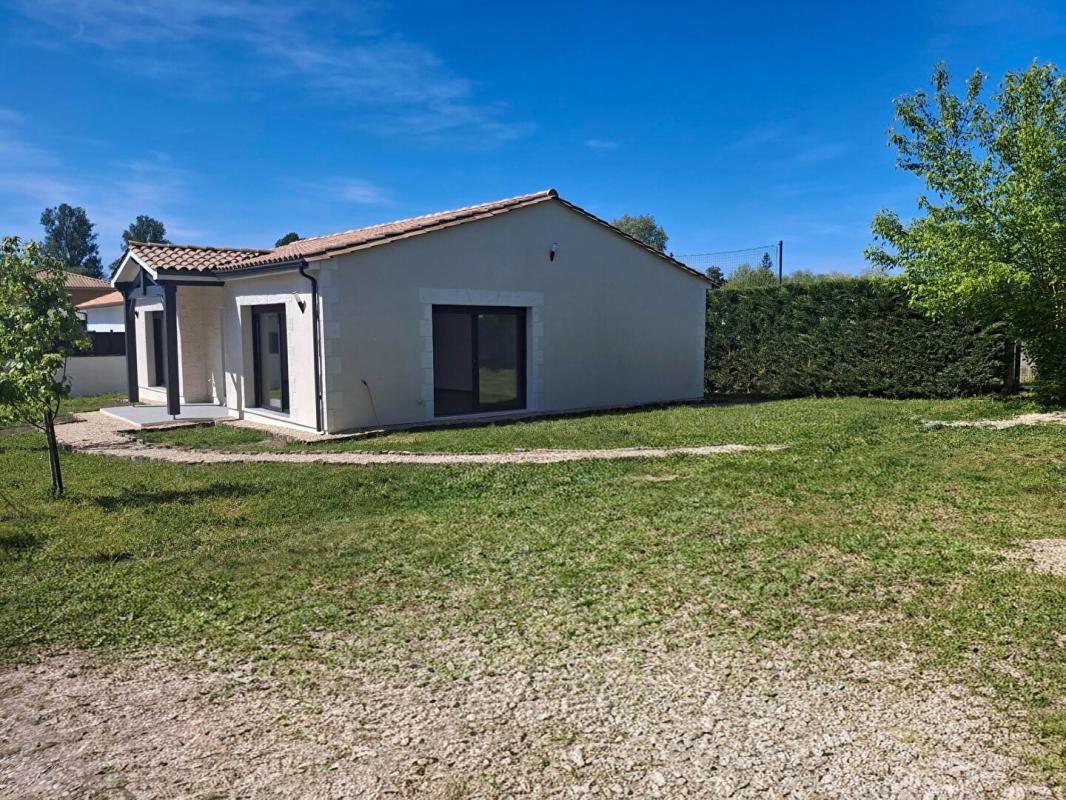 PUGNAC Maison de plain-pied neuve jamais habitée - 116 m²  - 3 chambres - grande pièce de vie 60 m² - terrain 615 m² 4