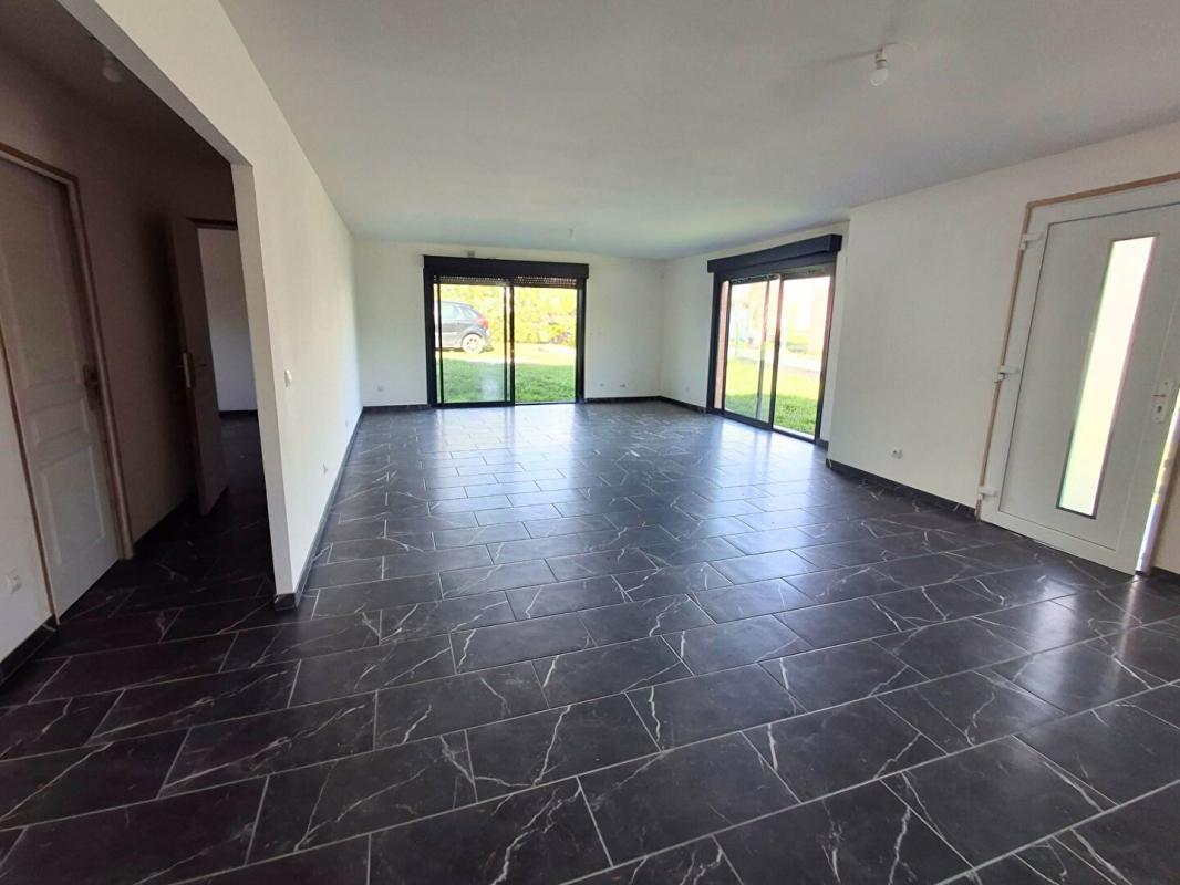 PUGNAC Maison de plain-pied neuve jamais habitée - 116 m²  - 3 chambres - grande pièce de vie 60 m² - terrain 615 m² 8