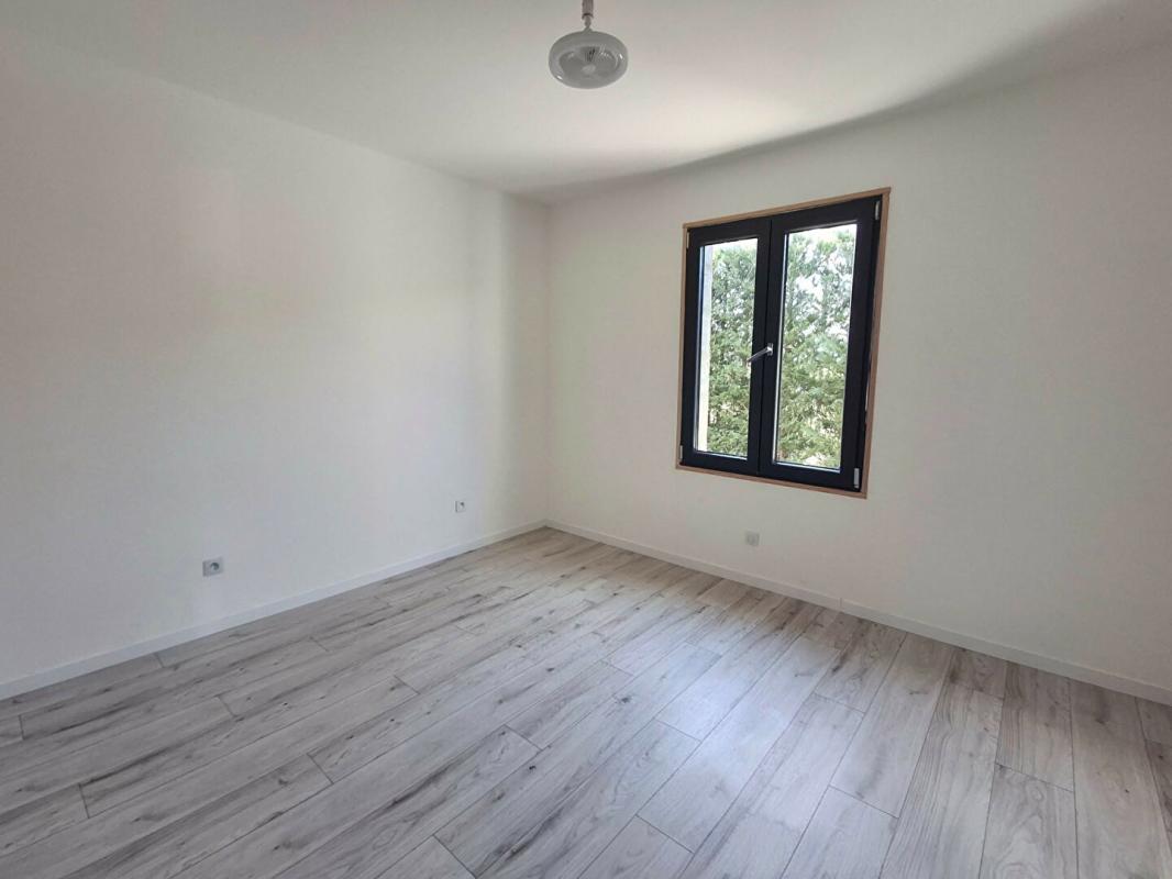 PUGNAC Maison de plain-pied neuve jamais habitée - 116 m²  - 3 chambres - grande pièce de vie 60 m² - terrain 615 m² 9