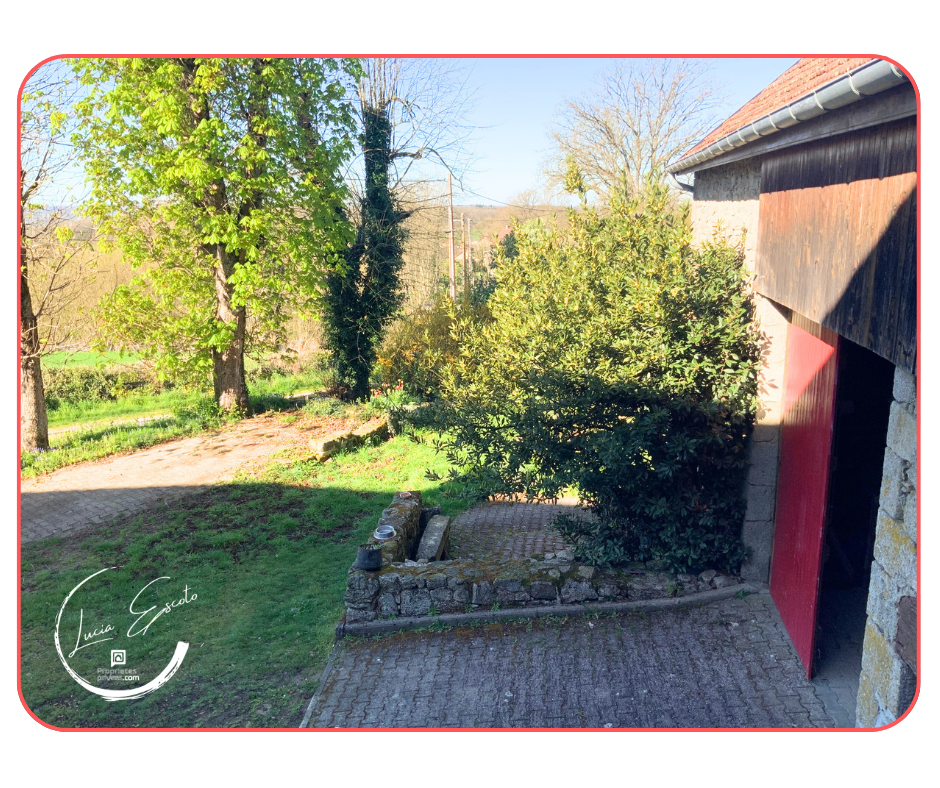 SAINT-MEDARD-LA-ROCHETTE Maison de campagne 159 m² 5 chambres Terrain 8000 m² Proche Aubusson 10