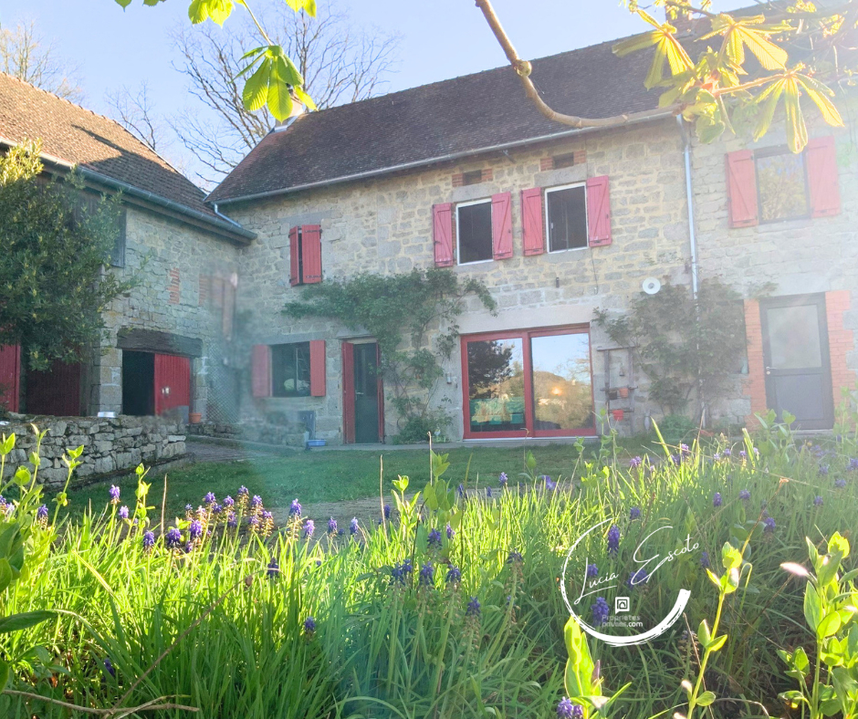 SAINT-MEDARD-LA-ROCHETTE Maison de campagne 159 m² 5 chambres Terrain 8000 m² Proche Aubusson 2