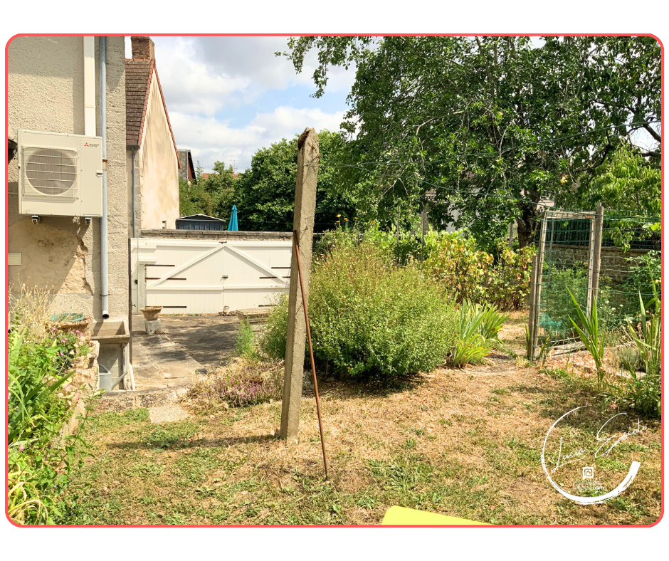 CHENERAILLES Maison 5 chambres rénovée avec jardin  Centre Chénérailles Fort potentiel 7