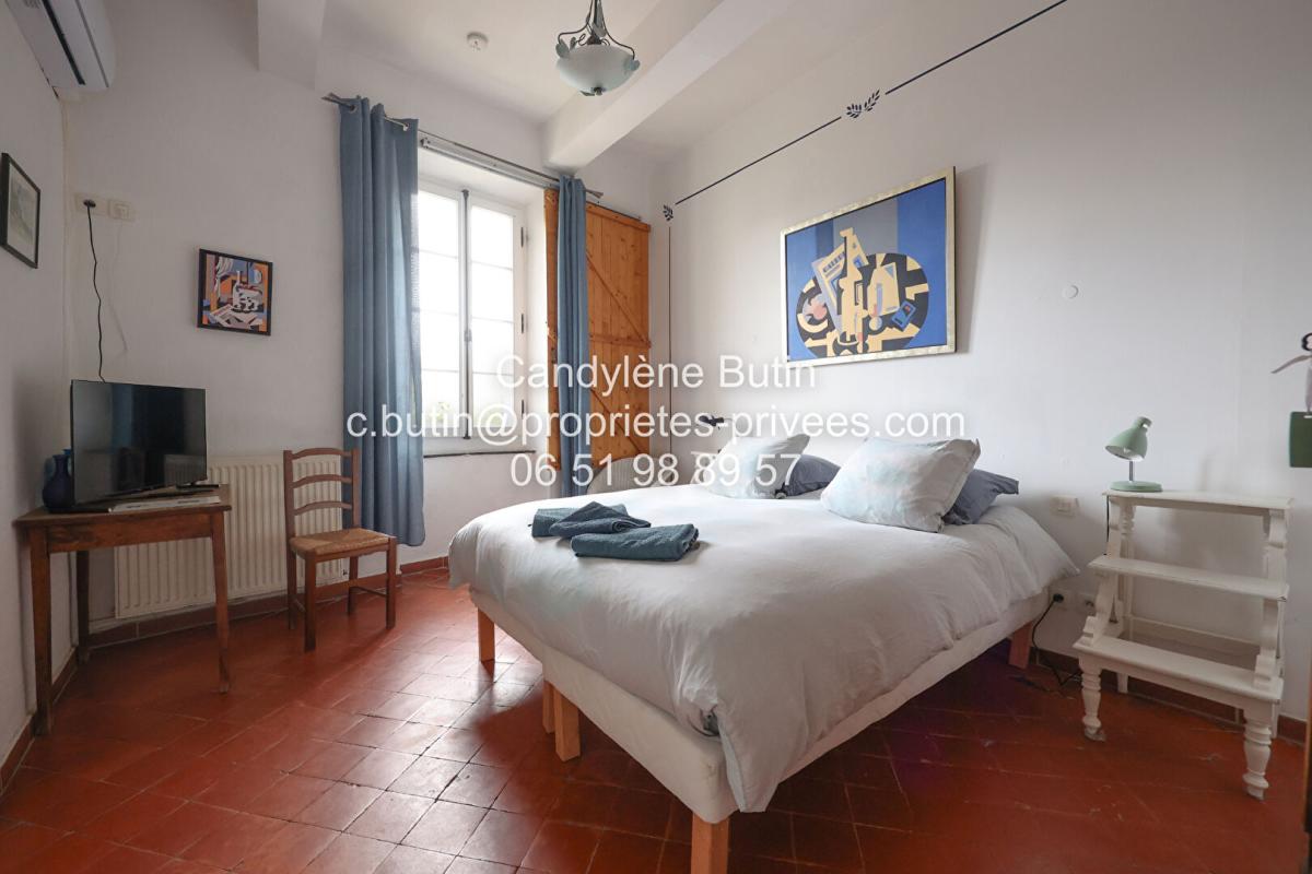 LA REDORTE Élégante maison de Maitre en pierre de 320m2 9