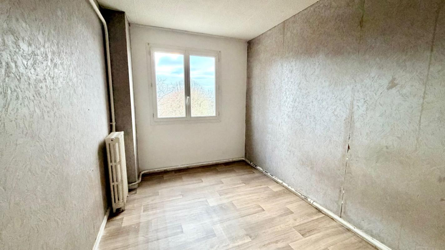 SAINT-DENIS Appartement  5 pièce(s) 70.72 m2 3