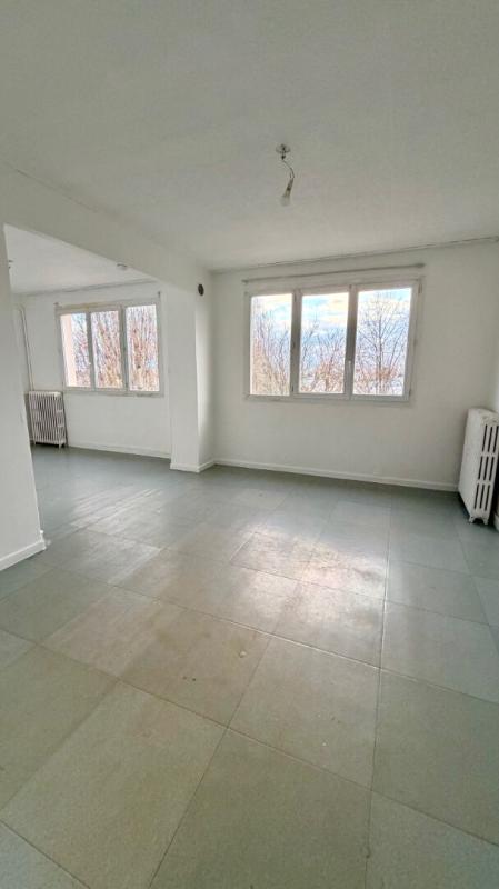 SAINT-DENIS Appartement  5 pièce(s) 70.72 m2 5