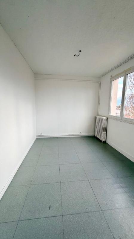 SAINT-DENIS Appartement  5 pièce(s) 70.72 m2 6